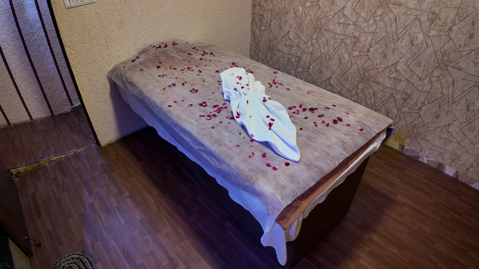 Massage room setting at Blue Lotus Spa Malad