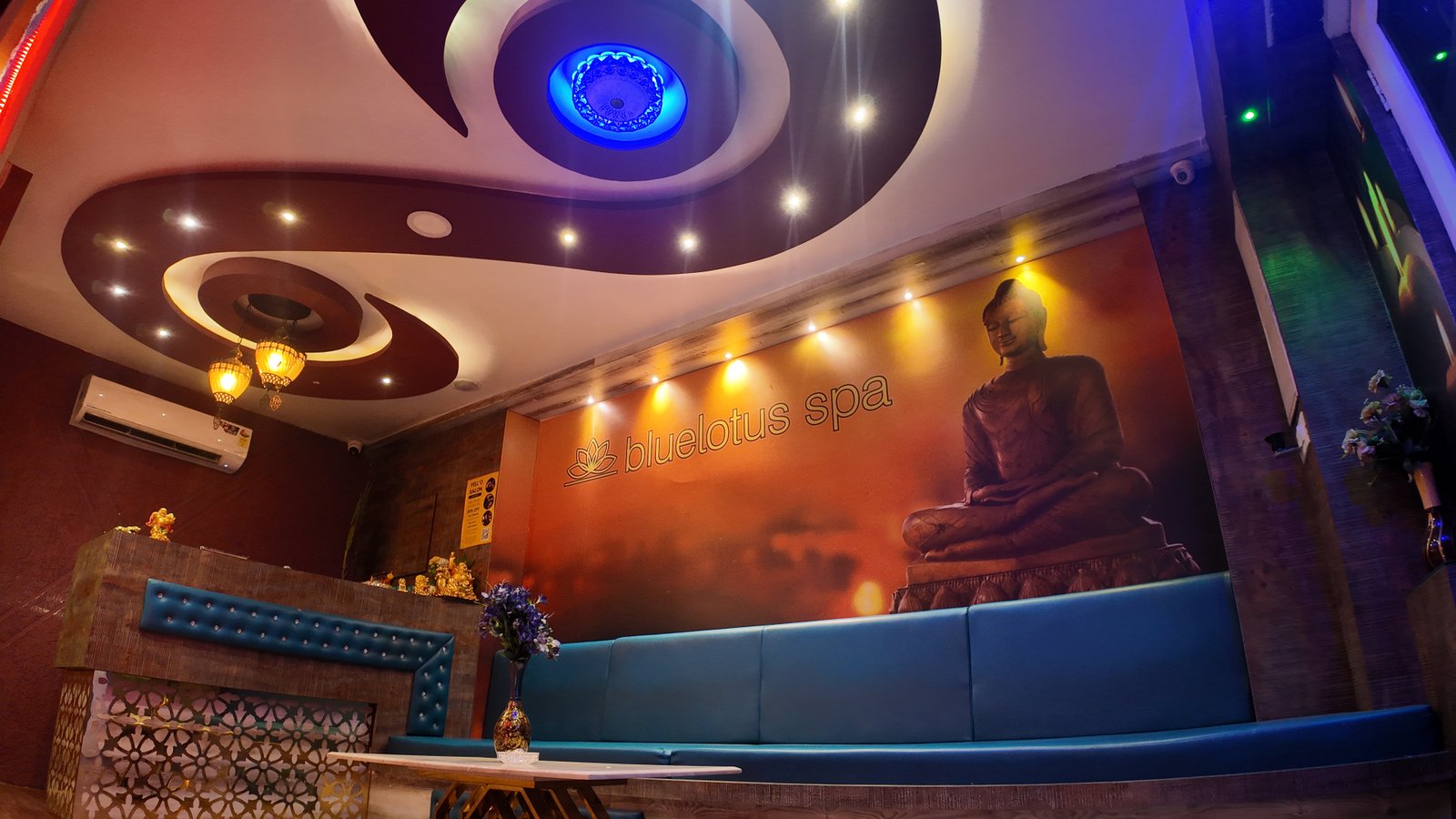 Comfortable massage room at Blue Lotus Spa Malad